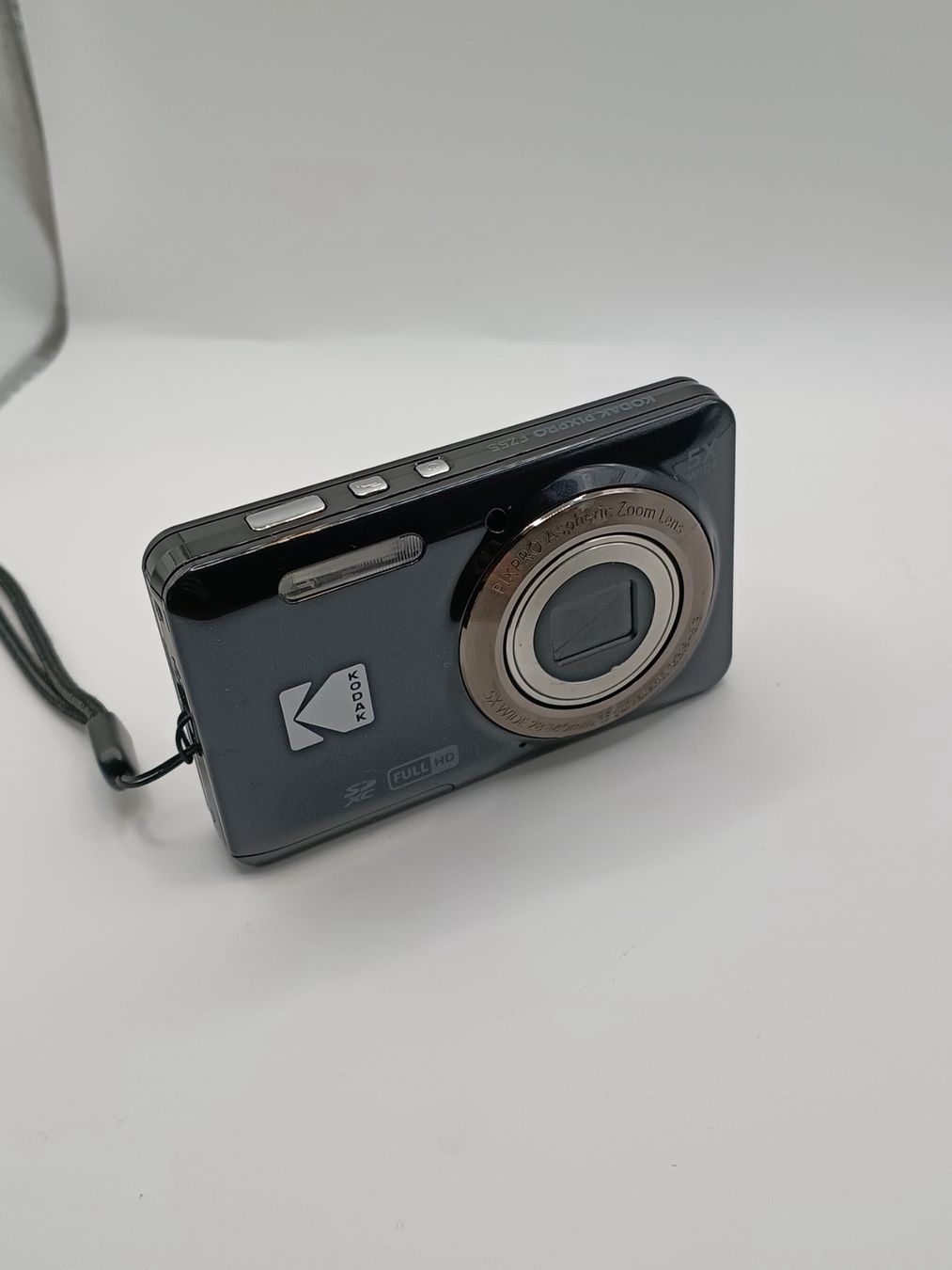 Kodak Kamera: Kodak PixPro FZ55 Digital Camera Bundle – Gebraucht aus Villars-sur-Ollon von VicJ