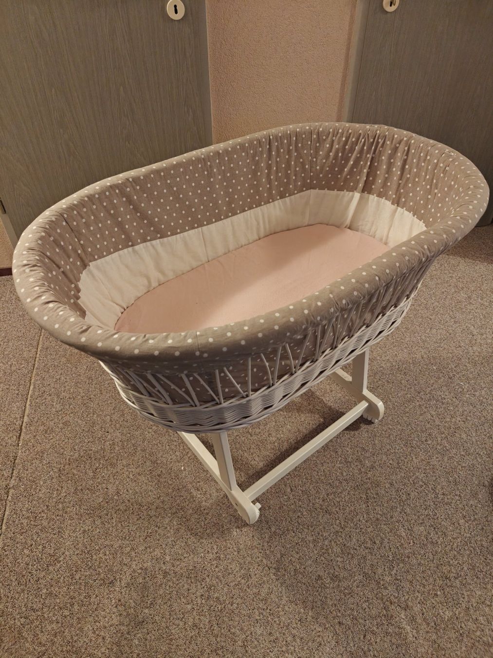 Wiegen & Stubenwagen: Berceau bébé osier + voile + matelas – Gebraucht aus Longirod von Mike_7773 3