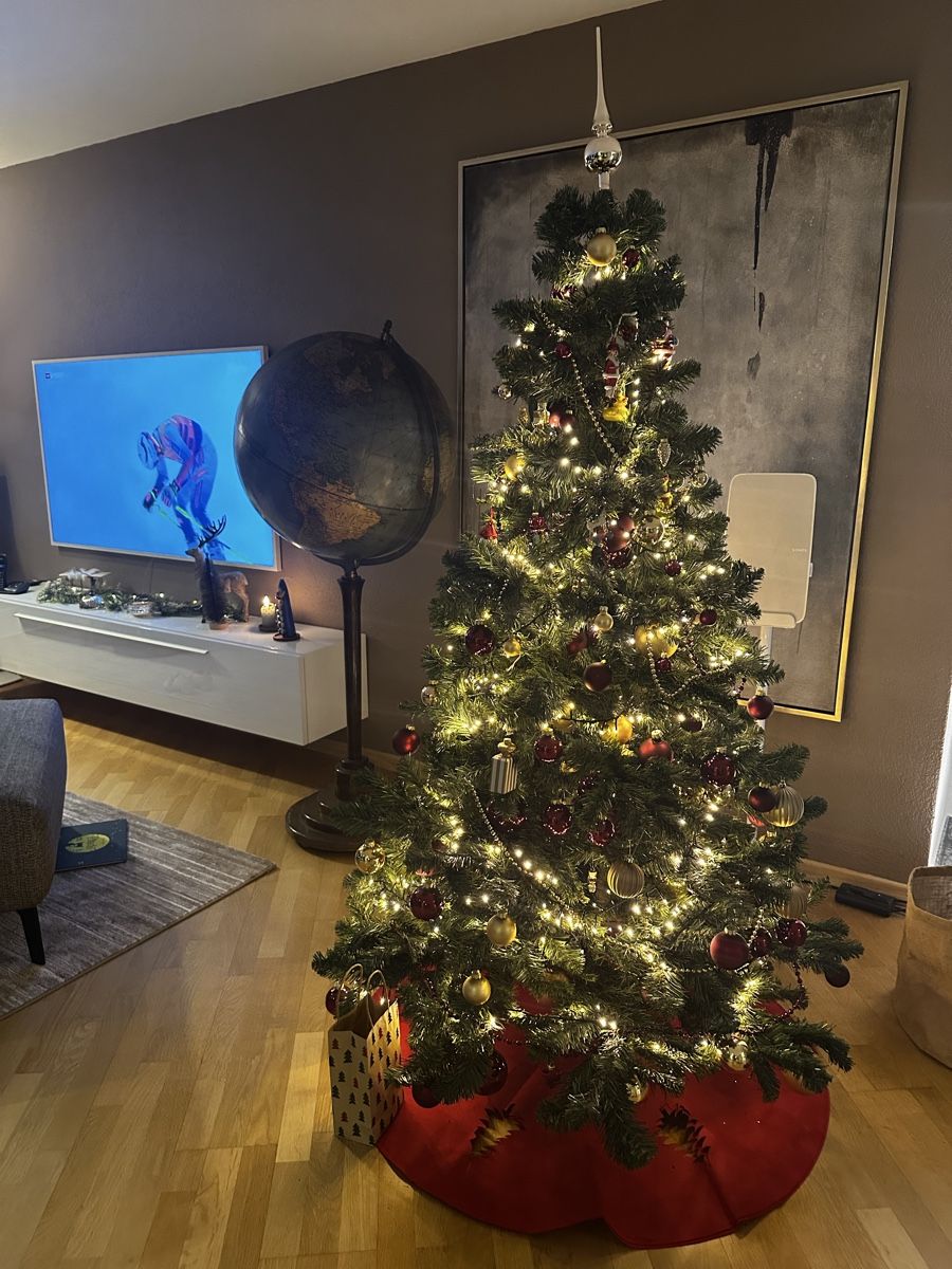 Alle Dekorationen: Weihnachtsbaum inkl. Schmuck  – Gebraucht aus Schindellegi von Nesi79