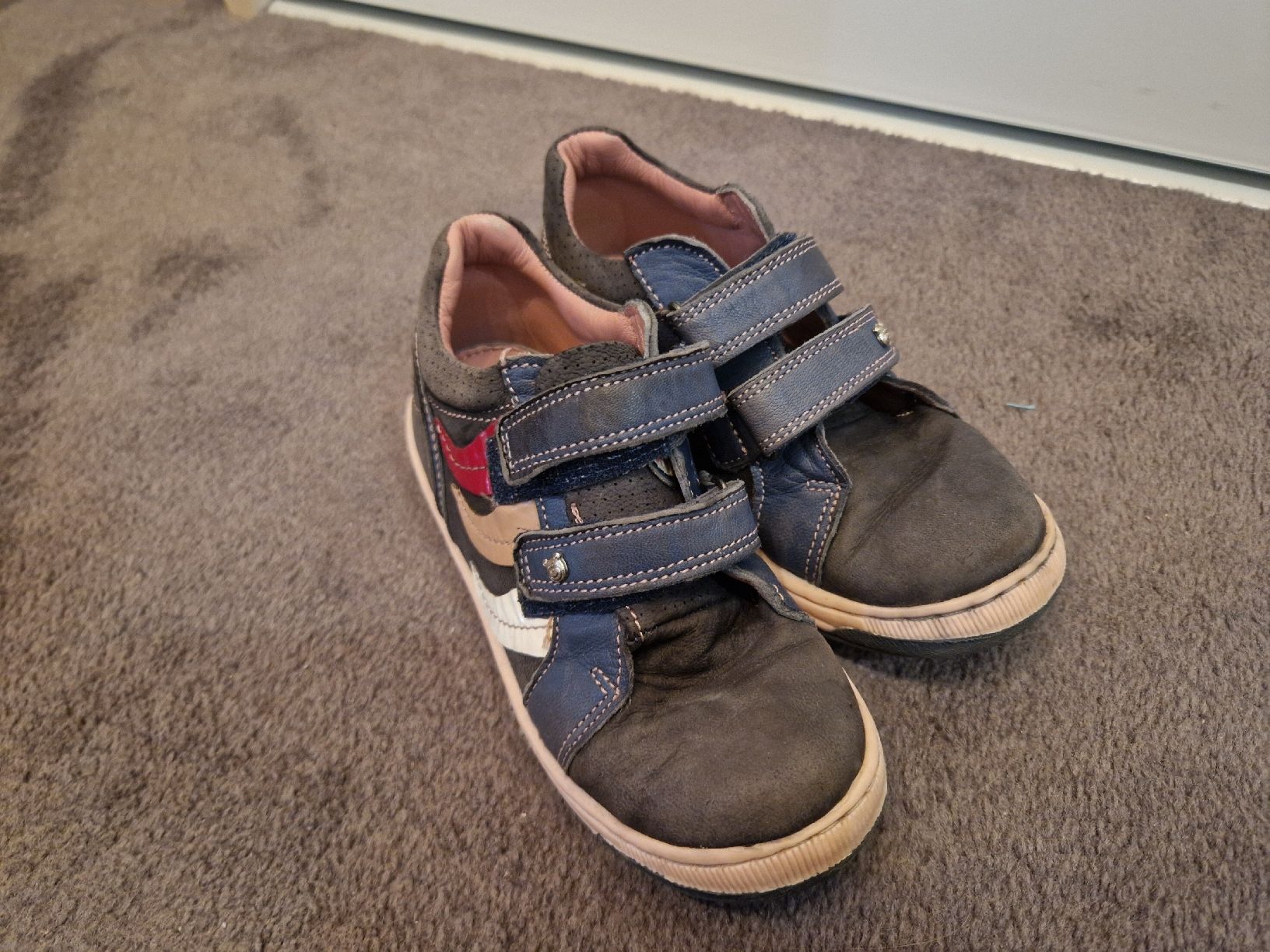 Scarpe da uomo: Gut erhaltene Kinder Halbschuhe Gr.28 – Usato da Kaisten venduto da Amore_Rio