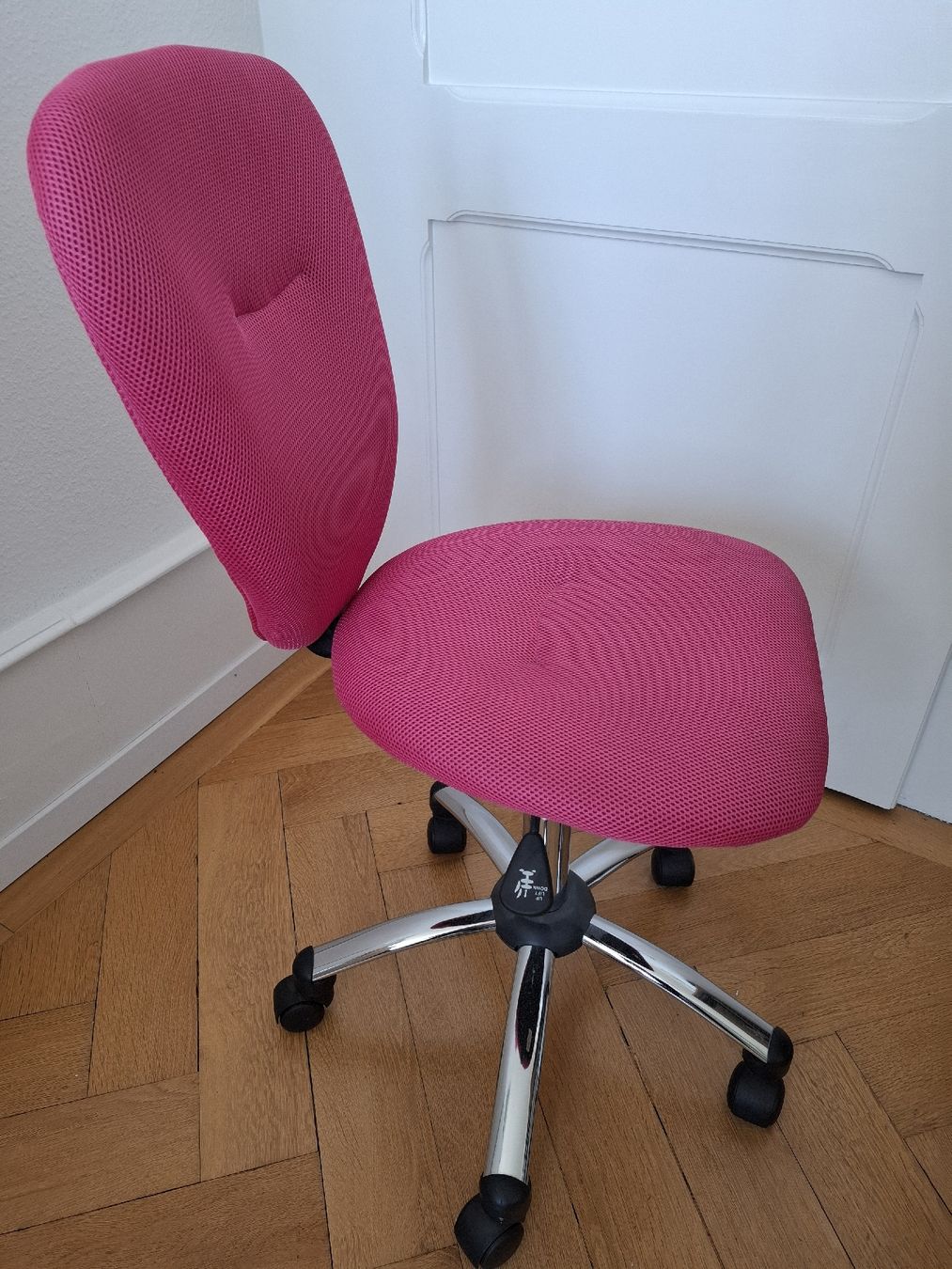 Stühle: Chaise de bureau rose réglable - excellent état – Gebraucht aus Neuchâtel von FloKo88 1