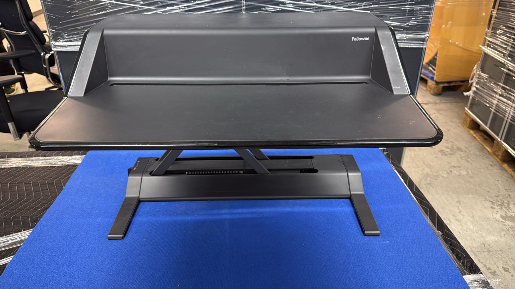 Fellowes Scrivanie: Fellowes Lotus Sitz-Steh Workstation – Usato da Zürich venduto da Zapro