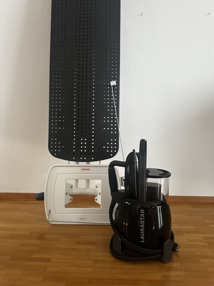 Laurastar Bügeleisen: LAURASTAR LIFT PLUS BLACK CH Model 520 - einwandfrei – Gebraucht aus Biel/Bienne von rol_xl2c