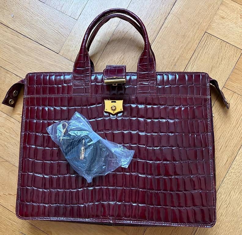 Borse da donna: Borsa porta PC e documenti in pelle – Usato da Bellinzona venduto da parcanoa