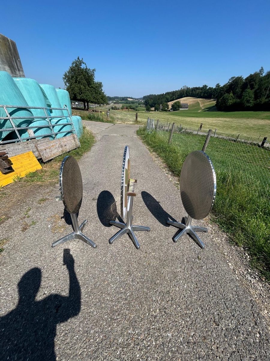 Tavoli: Runde Tische (chrom) – Usato da Knonau venduto da Audi_1999 4