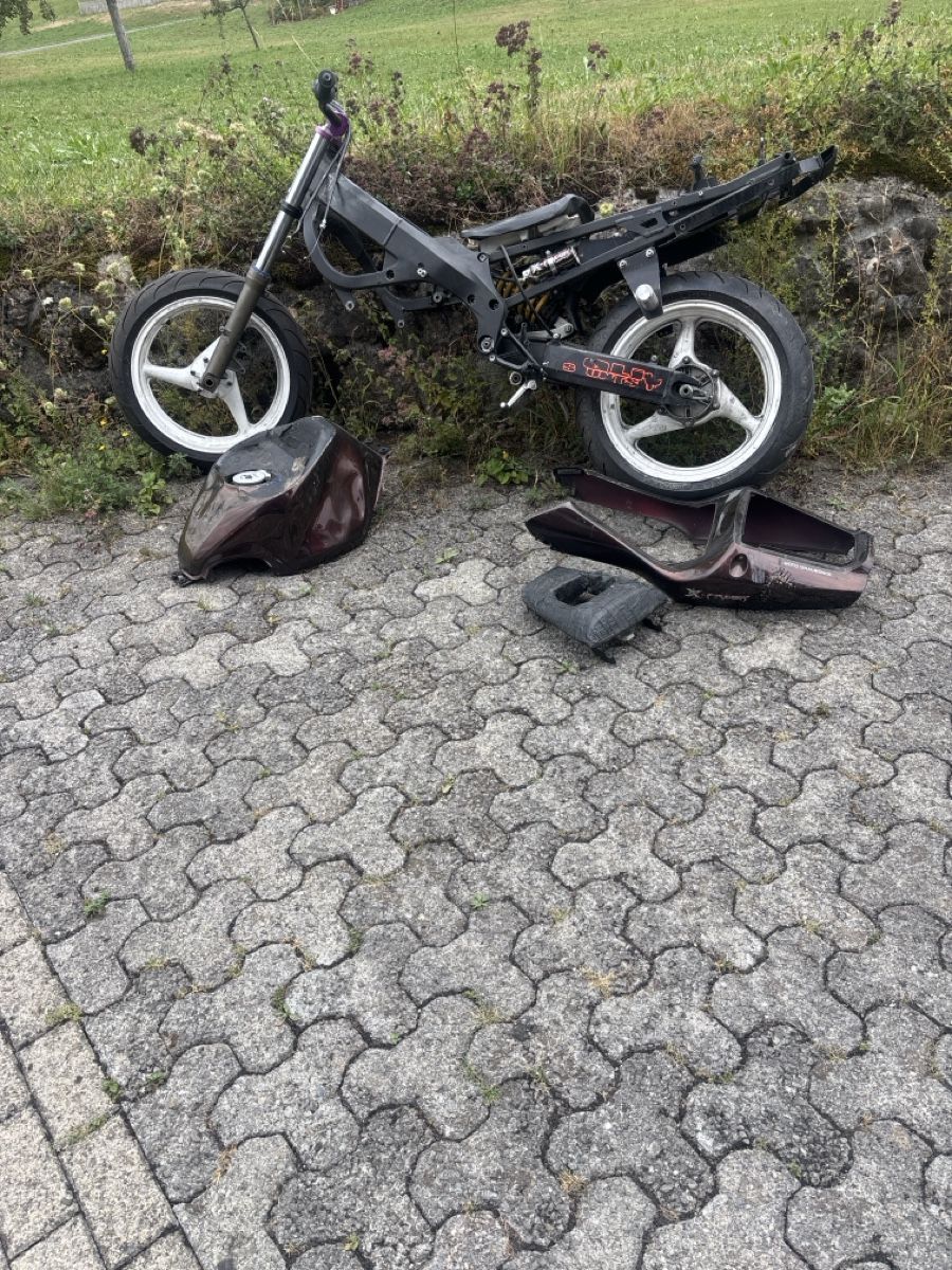 Honda Strasse: Honda CBR 600 – Defekt aus unterägeri von Nelo.92