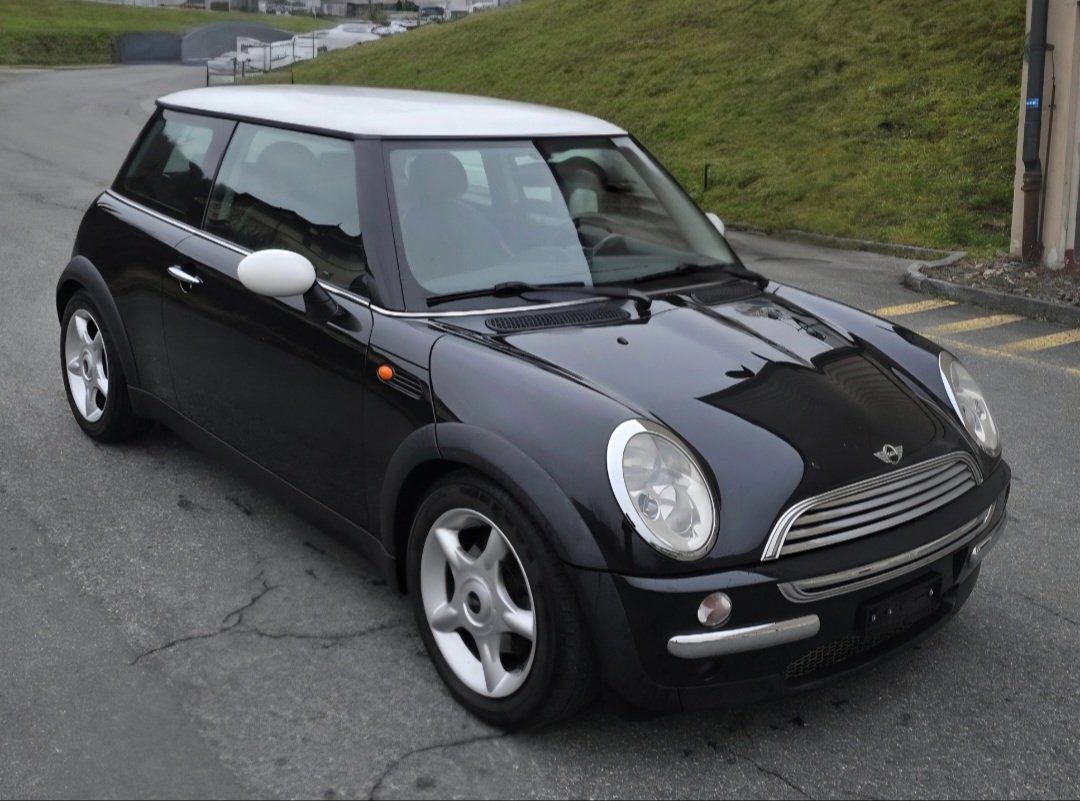 Mini Autos: Mini Cooper 1.6i, 190000 Km, 2003 Jg – Gebraucht aus Obernau von san_876m 1