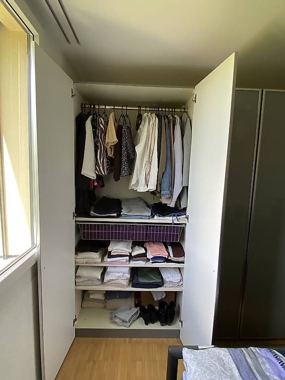 Armoires: Kleiderschrank Hochglanz Grau – D'occasion à Winterthur par cecman 1