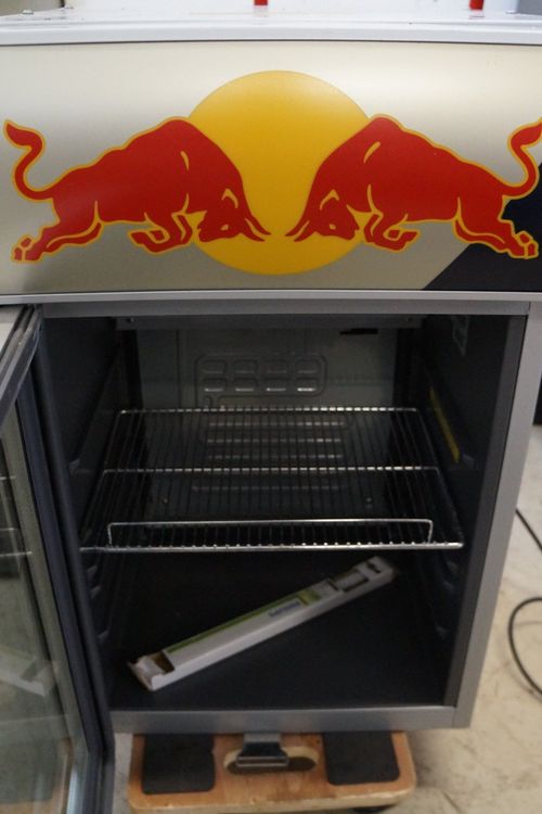 Red Bull Kühlschrank kühlt nicht mehr richtig Kaufen auf Ricardo