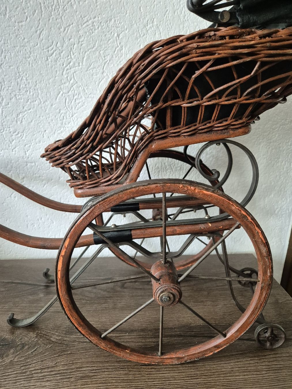 Voitures de poupées: Antike Puppenwagen – D'occasion à Eschlikon TG par zuzanka80 2