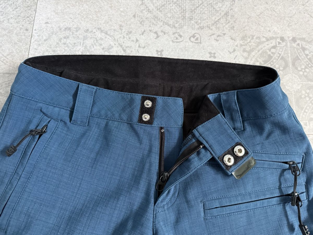 Pantaloni: Race Face Bikeshorts S – Usato da Egg-Flawil venduto da Klibis 1