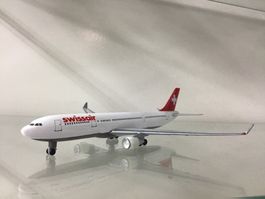 Swissair Airbus A330-300 Modellflugzeug, 1:500