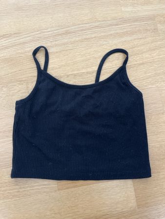 Schwarzes Top Grösse S gerippt