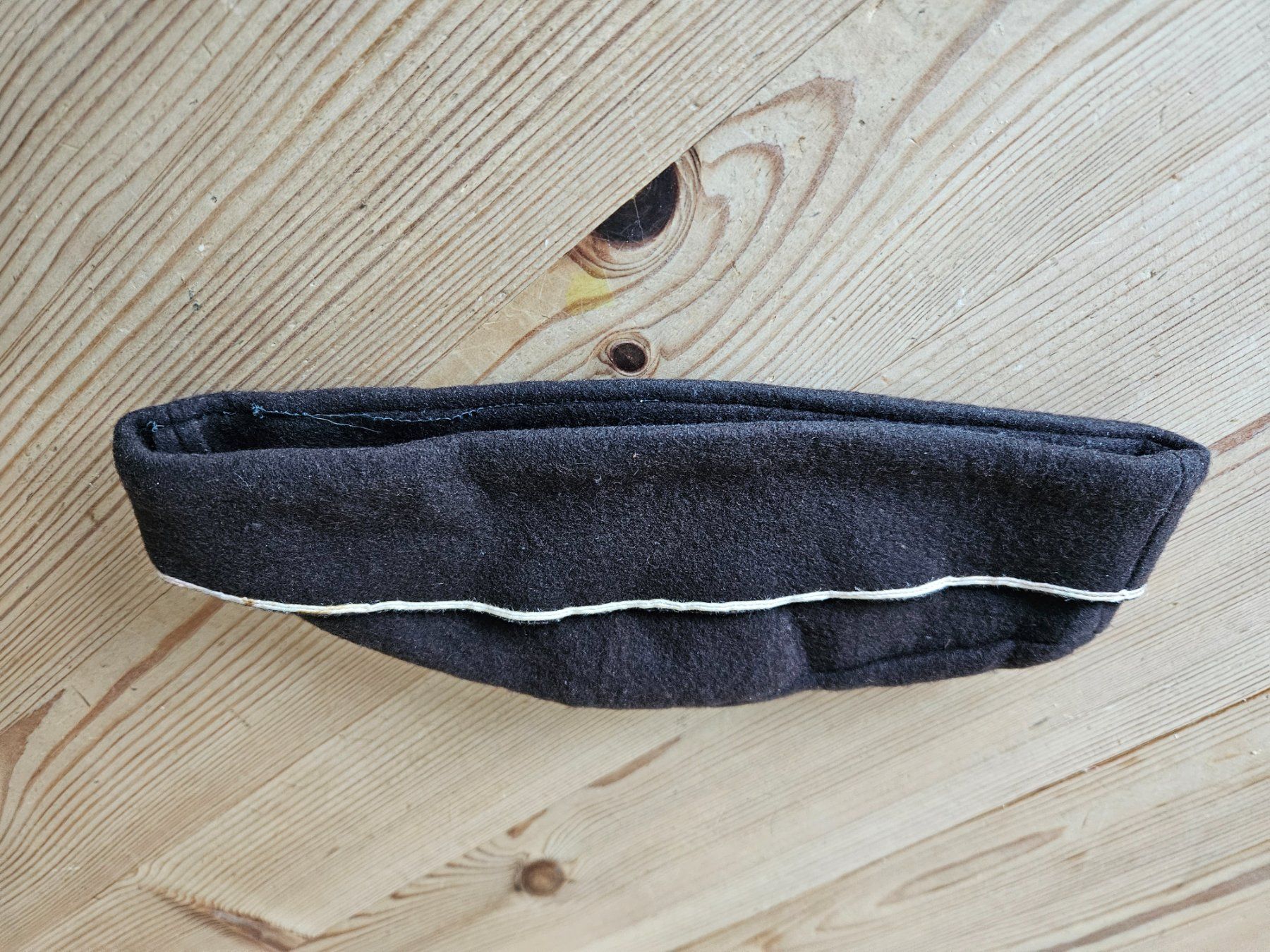 Copricapi, berretti & cappellini: Altes Sennenkäppi in Schiffliform – Usato da Untervaz venduto da FullFlap777 2