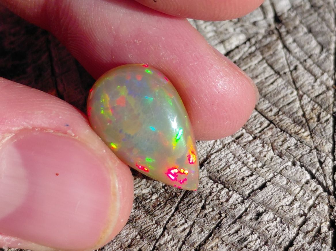 Pietre preziose: Sublime Welo Opal Top Cutting – Usato da Bévilard venduto da Yougems 6