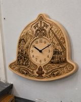 Feuerwehr-Wanduhr aus Holz
