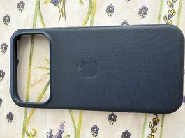 Apple FineWoven Case blau für iPhone gebraucht Zustand
