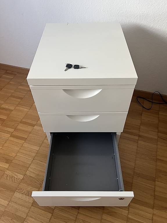 Banconi: Büro Korpus verschliessbar – Usato da Buchrain venduto da Ver-8bre 2