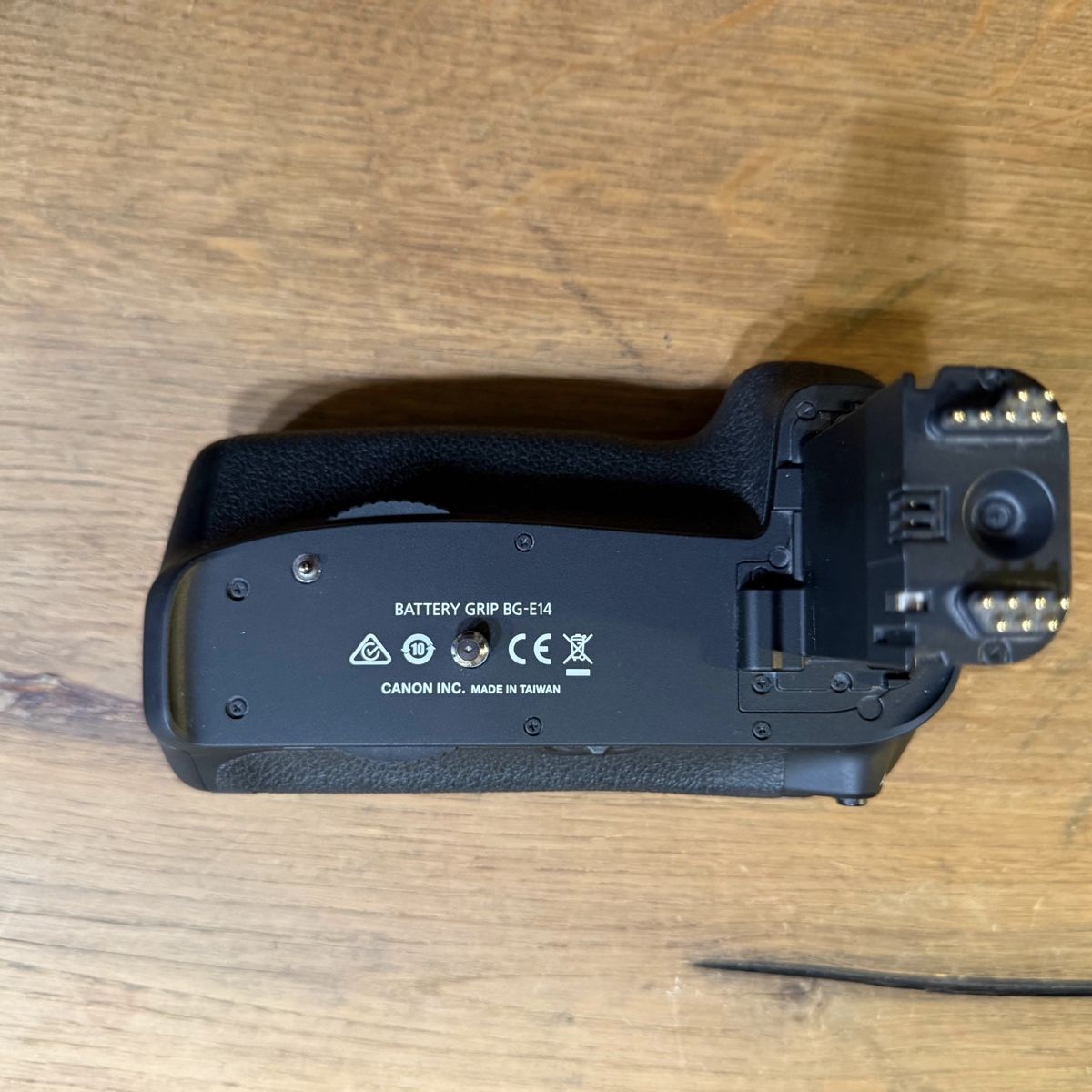 Canon Batterie: Canon Batteriegriff BG-E14 – Usato da Zürich venduto da Tanja0000 1