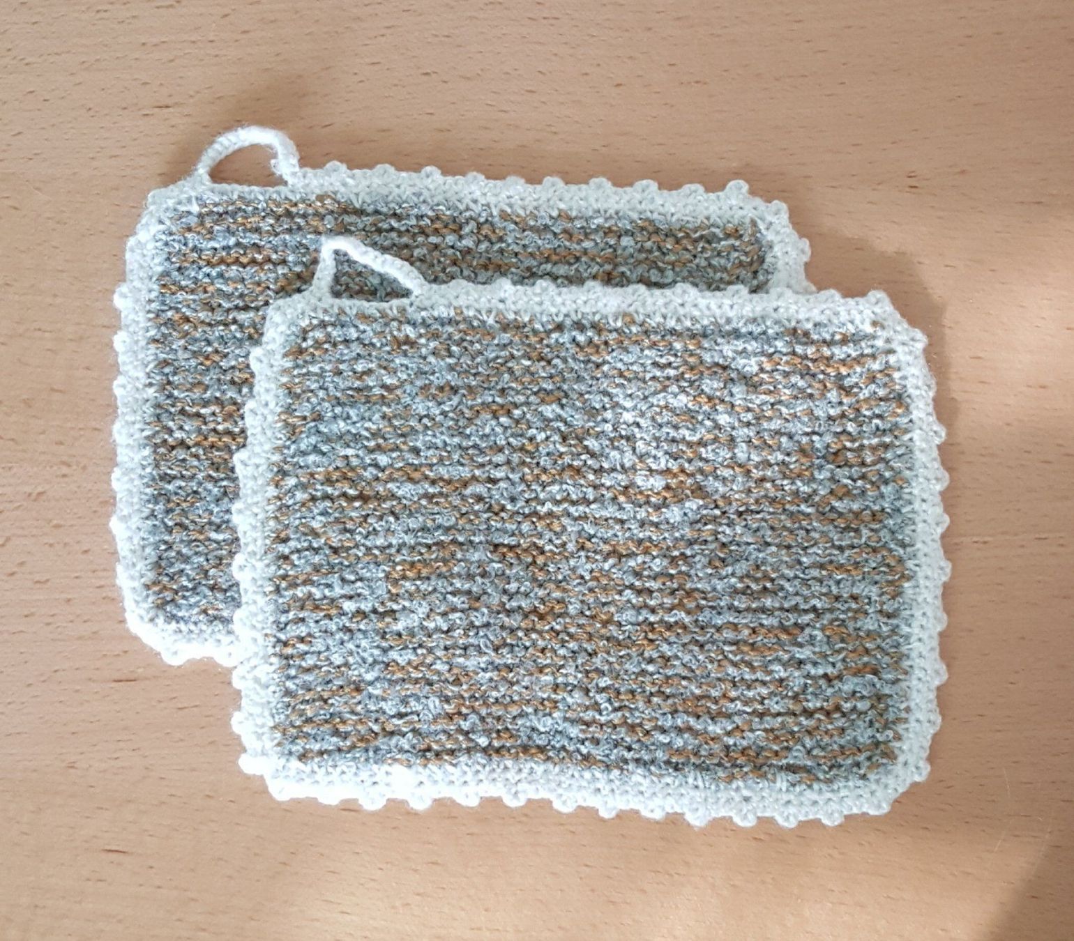 Biancheria da letto: Topflappen / Handarbeit – Nuovo (secondo la descrizione) da Leimbach TG venduto da manu-tg