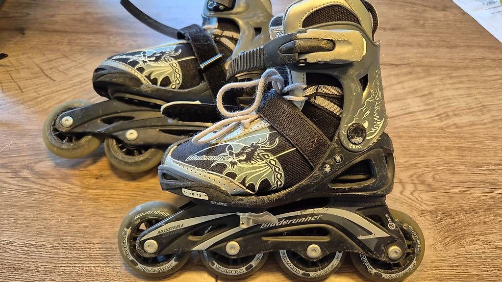 Pattini in linea & Pattini a rotelle: Inlineskates Bladerunner verstellbar Gr. 28-32 – Usato da Adelboden venduto da afkcamper