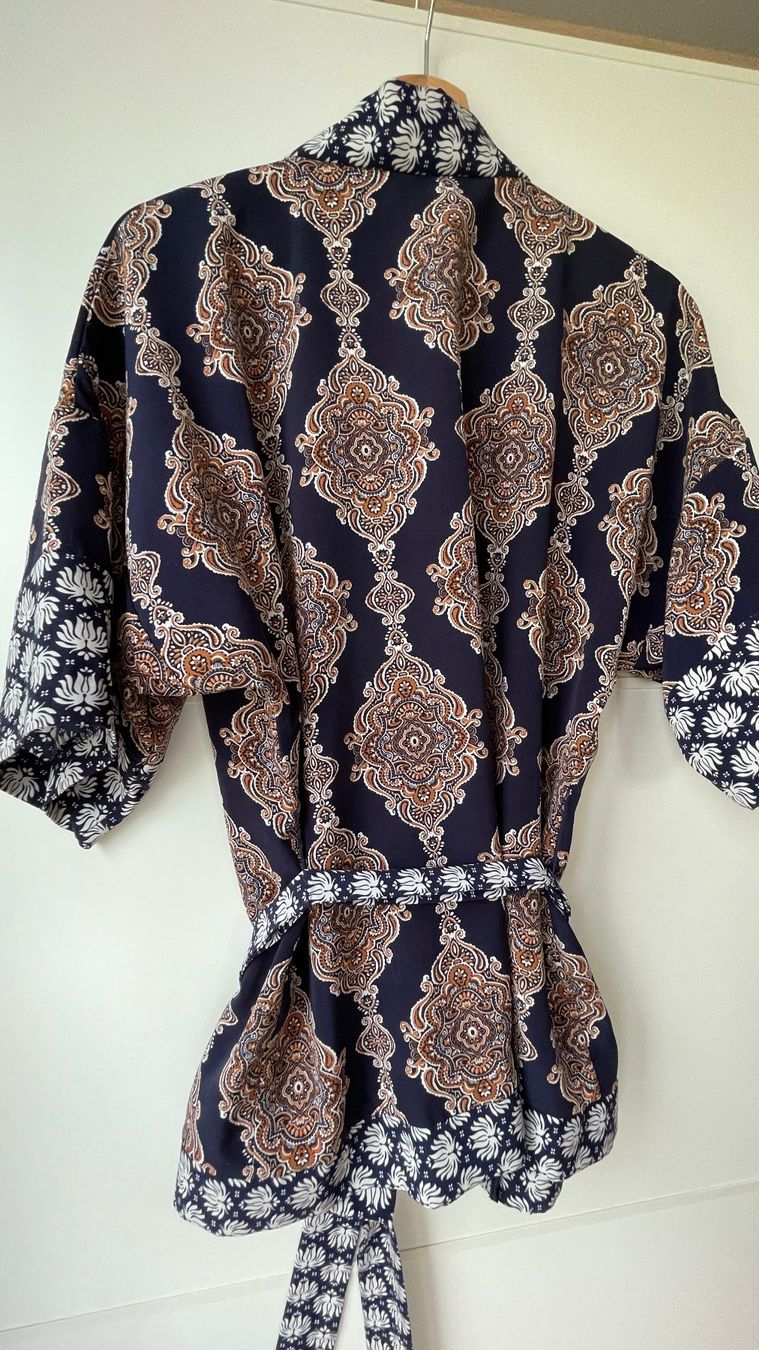Arte internazionale: Kimono, Grösse XS – Usato da Burgdorf venduto da Crown. 4