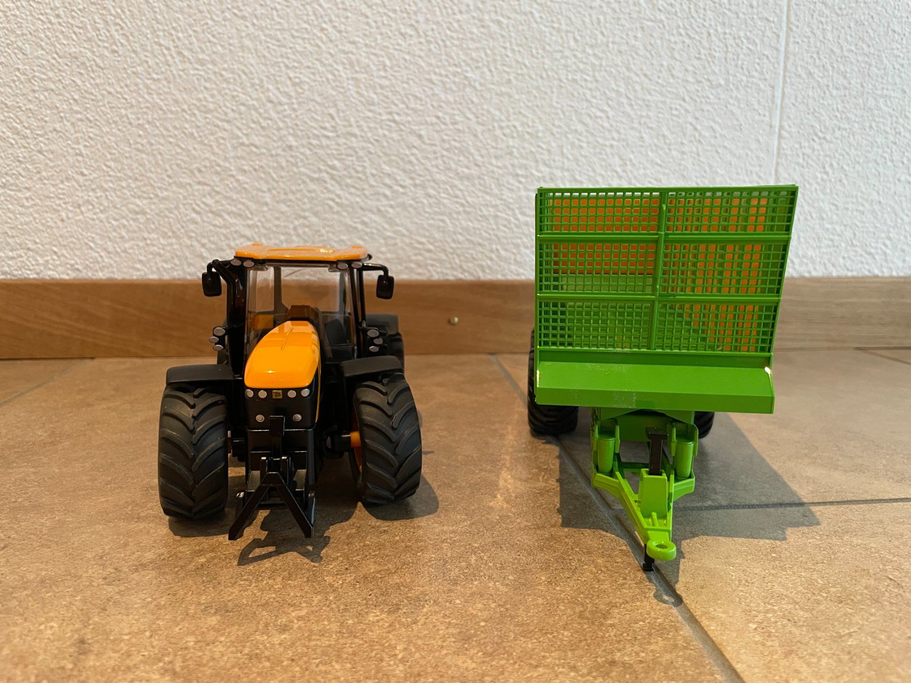 Jcb Traktoren: SIKU JCB 4220 mit Joskin – Neu und originalverpackt aus Kreuzlingen von Stefan1150 1