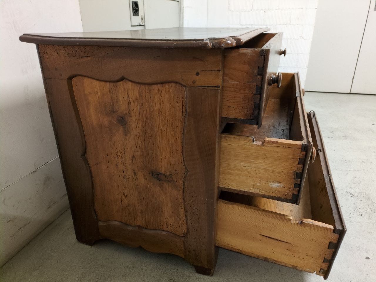 Cassettiere: Antike Holzkommode – mit einzigartigem Schiebermechanismus – Usato da Seftigen venduto da tom713 5