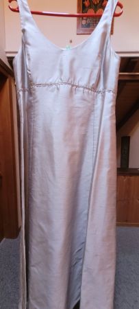Magnifique robe longue en soie avec étole en soie