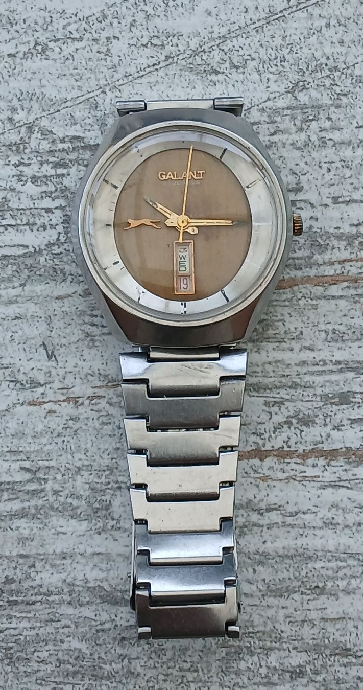Swiss Orologi: Gallant Day/Date Automatic 1970's .Water Resistant 9009 Ser – Usato da St-Cergue venduto da gar_x2b7 3