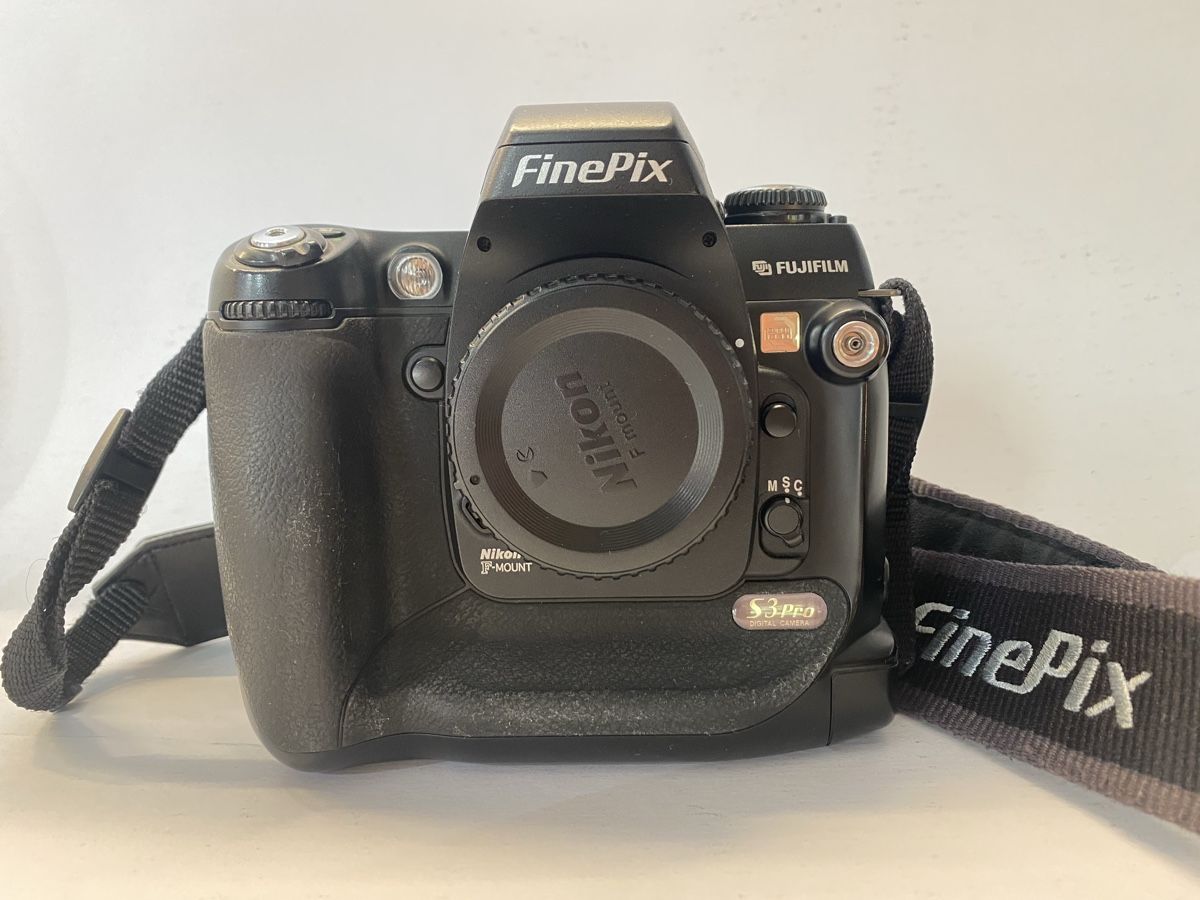 Fujifilm Fotocamera: FinePix S3Pro Nikon mount – Usato da Leysin venduto da Andrew1854