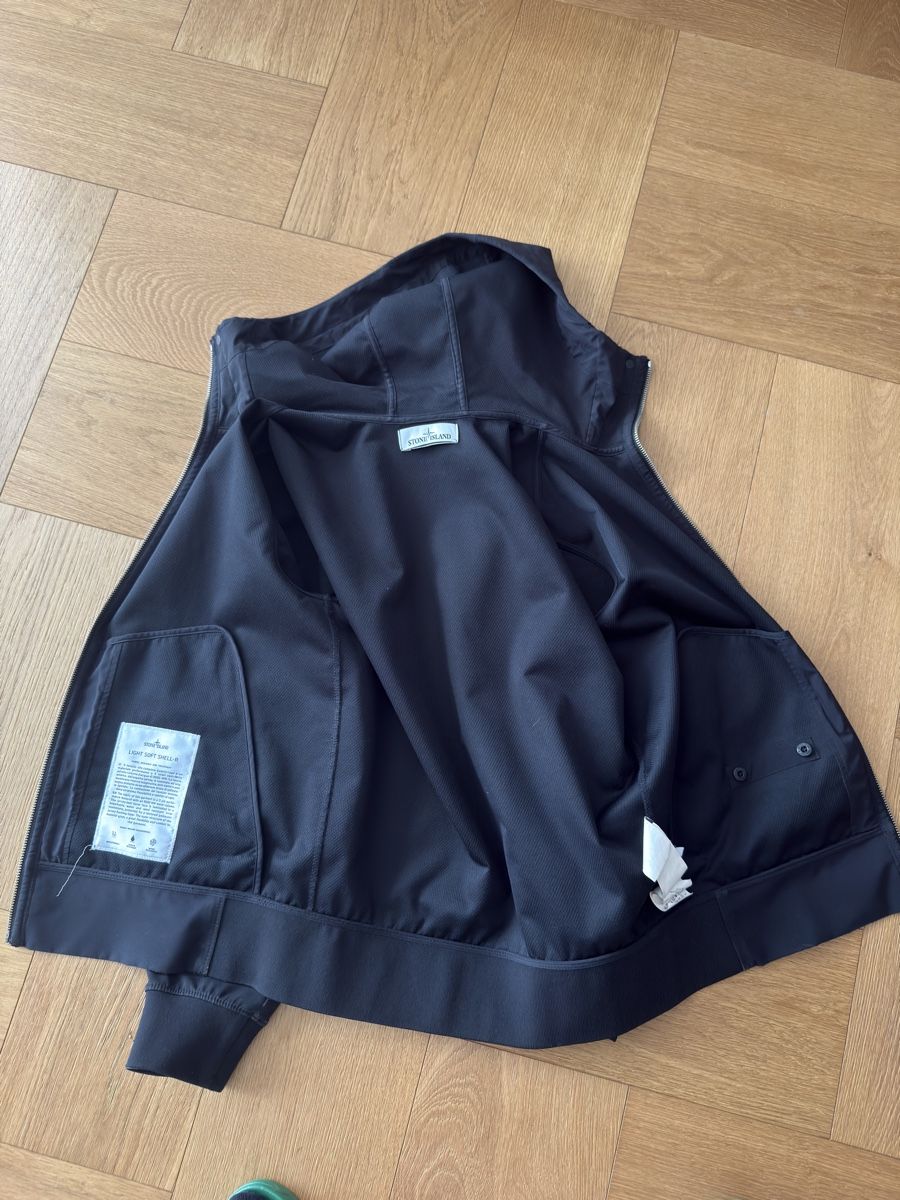 Stone Island Giacche: Schwarze Stone Island Soft Shell Jacke Gr. S – Usato da Sils im Domleschg venduto da Exar93 3