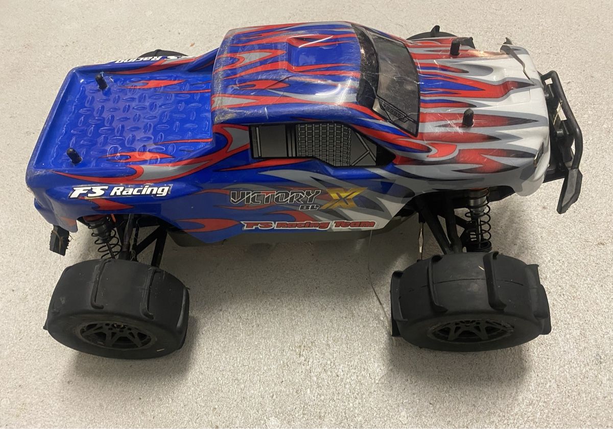Modellismo RC: Ferngesteuertes Auto F5 Racing – Usato da Dottikon venduto da Wolf83