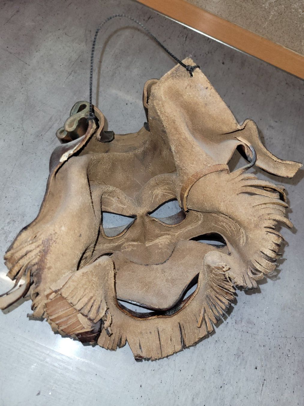 Maschere: Masque en cuir de décoration – Usato da Bevaix venduto da pac_7gyt 2
