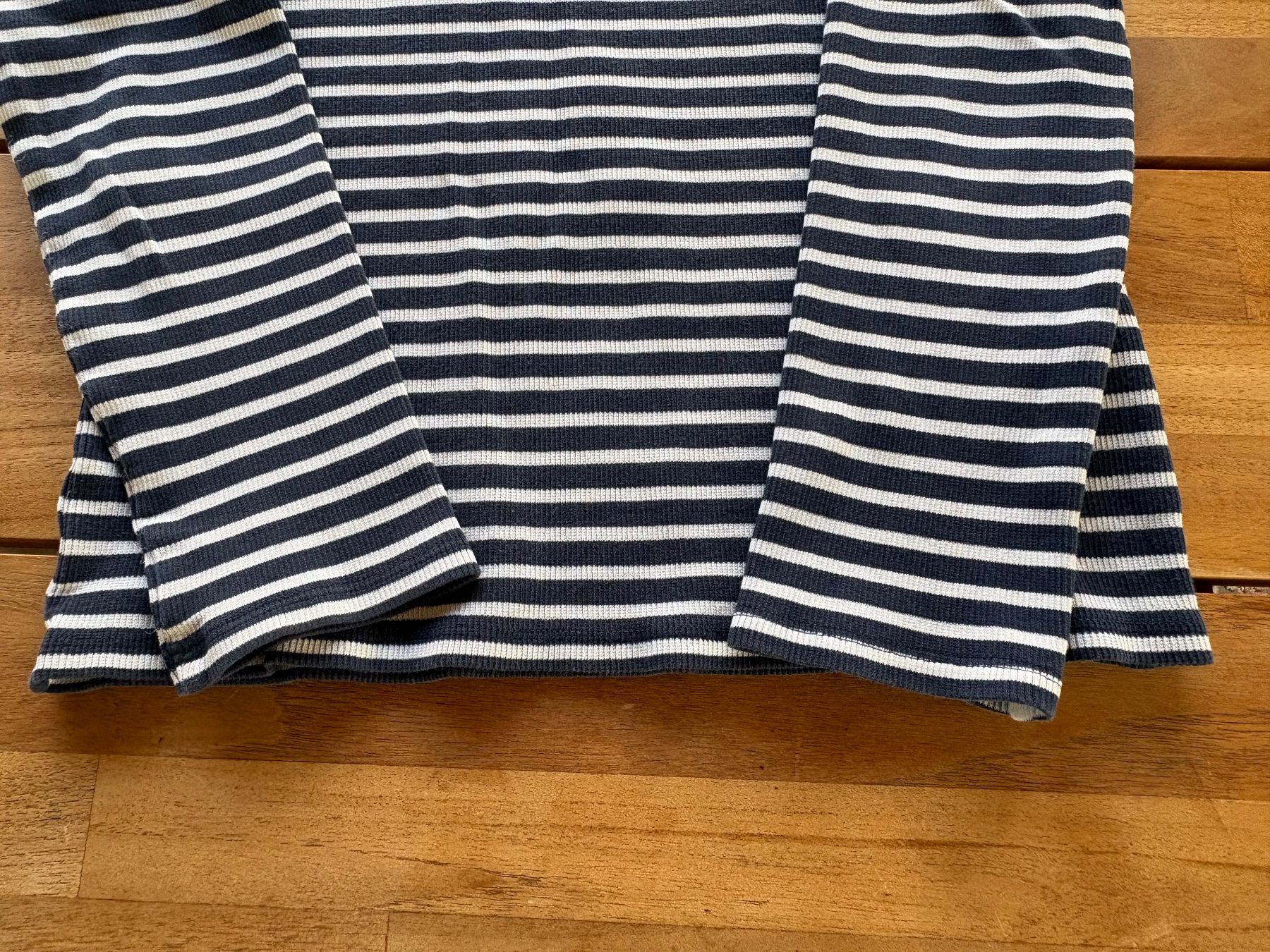 Tommy Hilfiger Camicie, T-shirt & Polo: Oberteil von Tommy Hilfiger, Grösse 128 – Usato da Aesch BL venduto da snezienka53 3