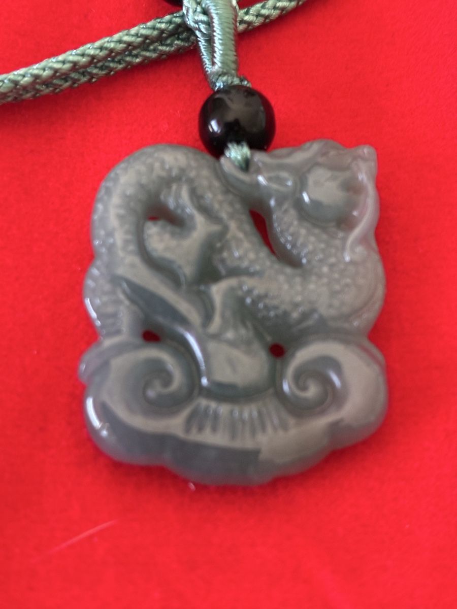 Minéraux & Lithothérapie: Chinese jade talisman figure dragon – D'occasion à St-Aubin-Sauges par asianart 1