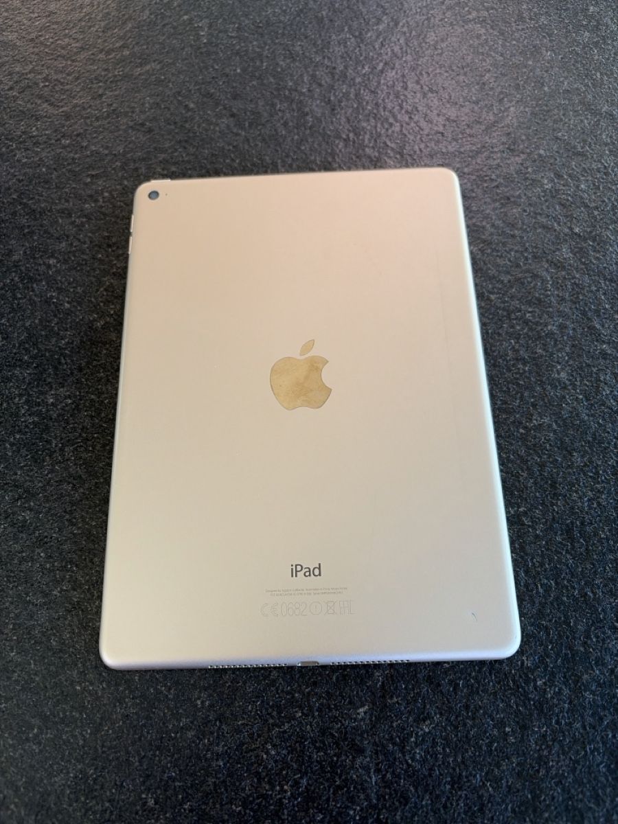 Apple Tablet PC: iPad Air 2 / 127 GB / Wifi – Usato da Schongau venduto da adi1376 1