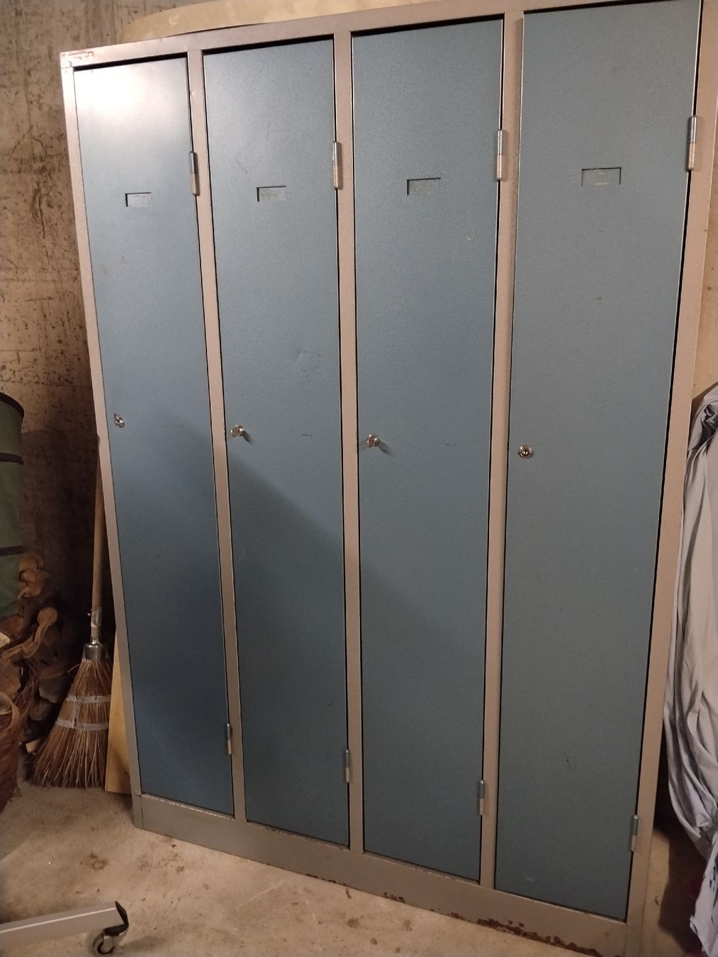 Garderobe: Garderoben Schrank  – Gebraucht aus Gipf-Oberfrick von Claudom