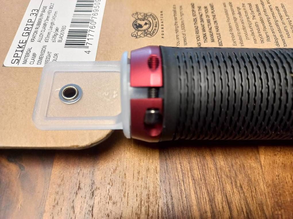 Pezzi di ricambio: A vendre poignées Spank Spike 33 – Usato da Onnens FR venduto da oma_7ngq 3