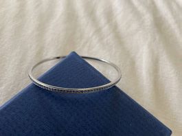 Swarovski Silberarmreif mit dunkelblauen Kristallen