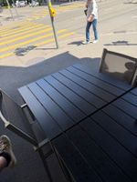 11 tavoli e 22 sedie da terrazza ideali per ristoranti.