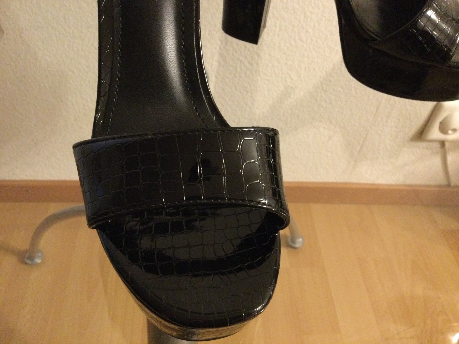 Scarpe da donna: High Heels Sandalen Gr 40 fabrikneu – Nuovo e nell'imballaggio originale da Zürich venduto da Herbion1 7