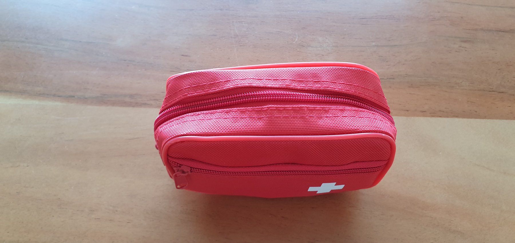Verbandkästen: Nothilfe Tasche für Autos oder Camping Grösse M (neu) – Neu (gemäss Beschreibung) aus Zürich von Leica.C89 1