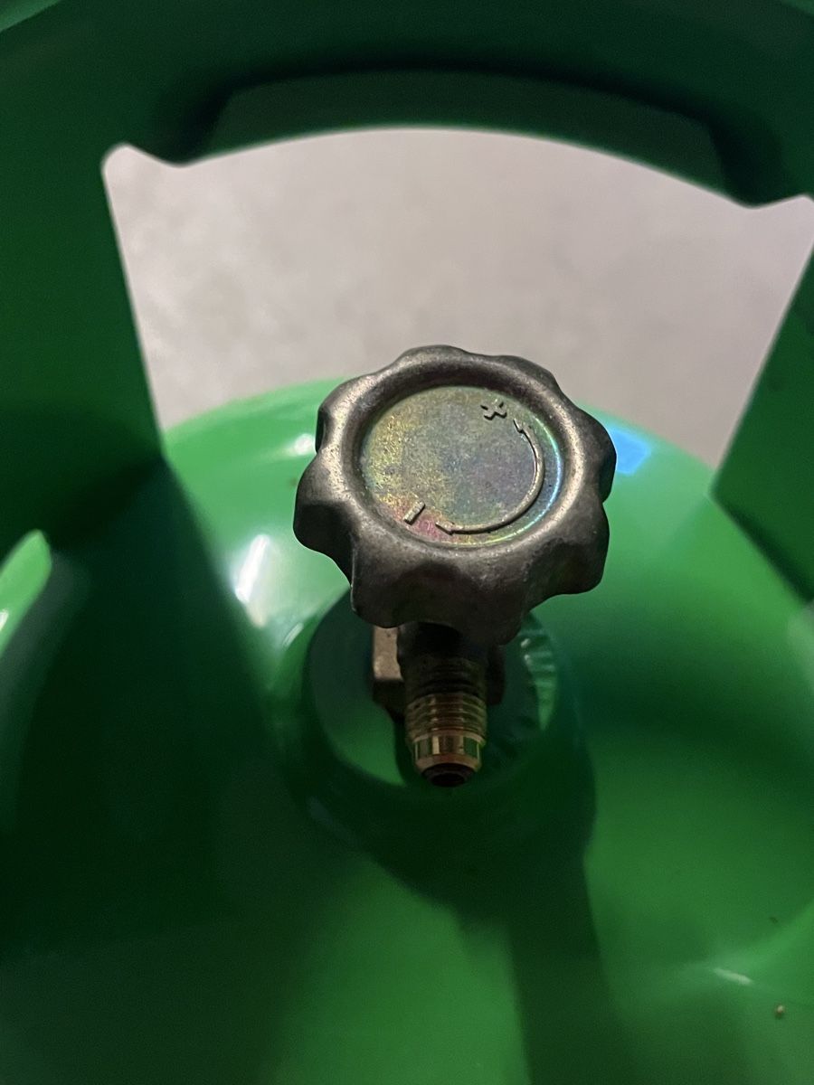 Apparecchiature e tecnologia a gas: Bouteille vide gaz réfrigérant R410A – Usato da BREMBLENS venduto da Lafoudre 2