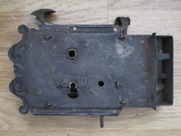 Antikes Türschloss geschmiedet