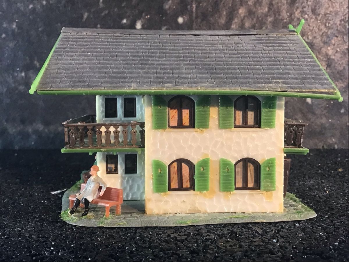 Kit di modellismo & Modellini statici: MODELL GEBÄUDEHAUS – Usato da Männedorf venduto da Spezial-Modelle 1