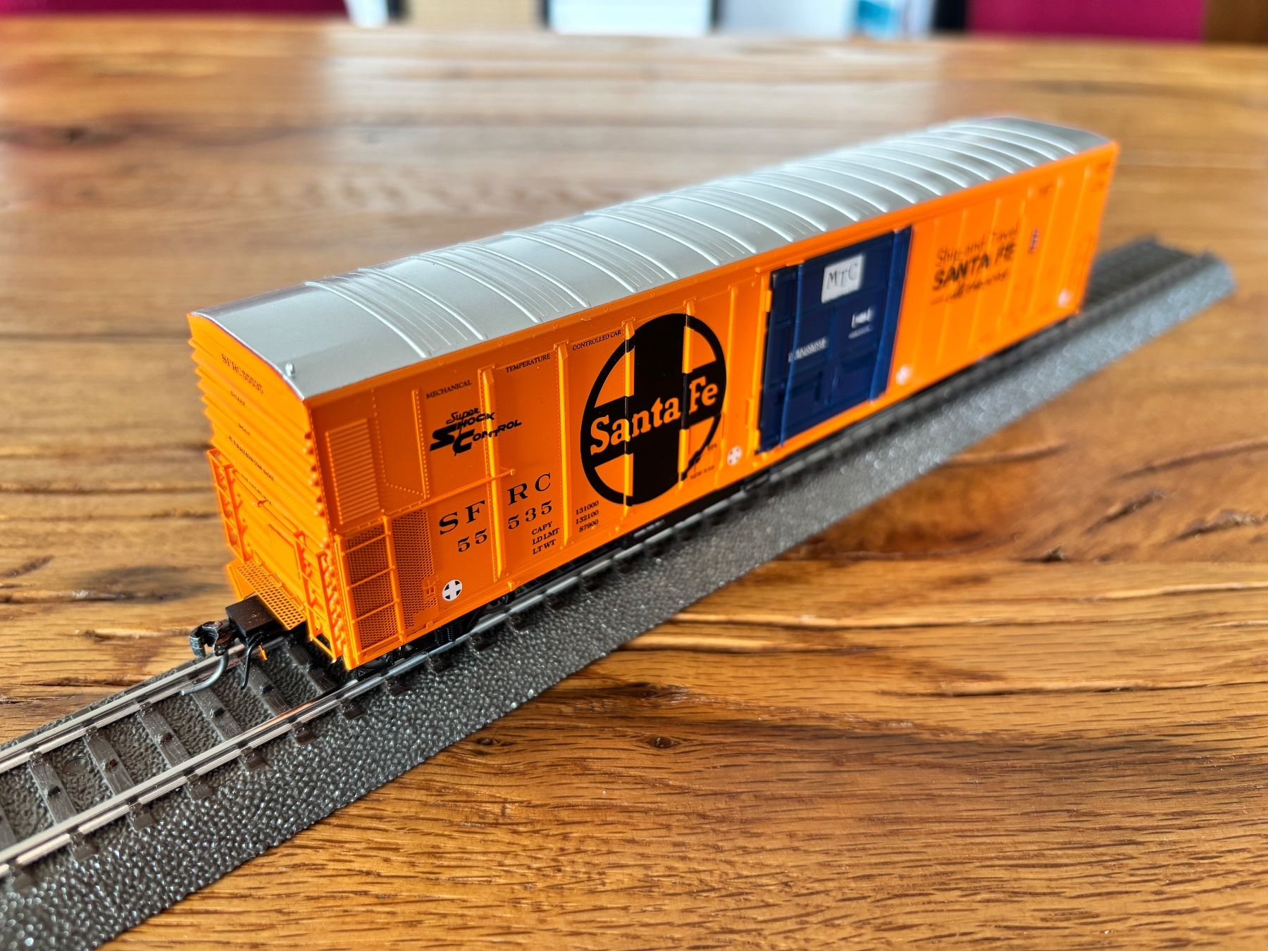 Modellini di ferrovie: US Güterwagen Boxcar Inter Mountain – Nuovo (secondo la descrizione) da Cham venduto da mjg1901