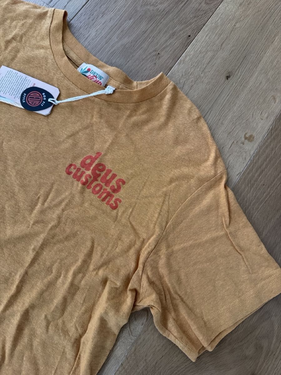 T-Shirts: Deus Shirt L – Neu und originalverpackt aus Stans von lion85 1