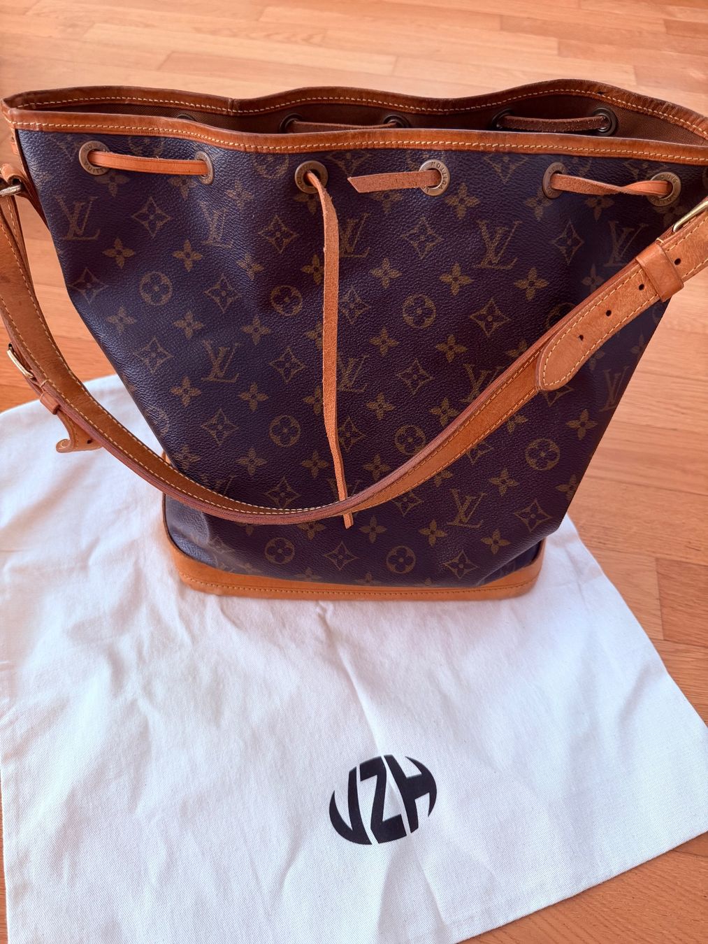 Louis Vuitton Taschen: Louis Vuitton Noe – Gebraucht aus Zwingen von Nira23