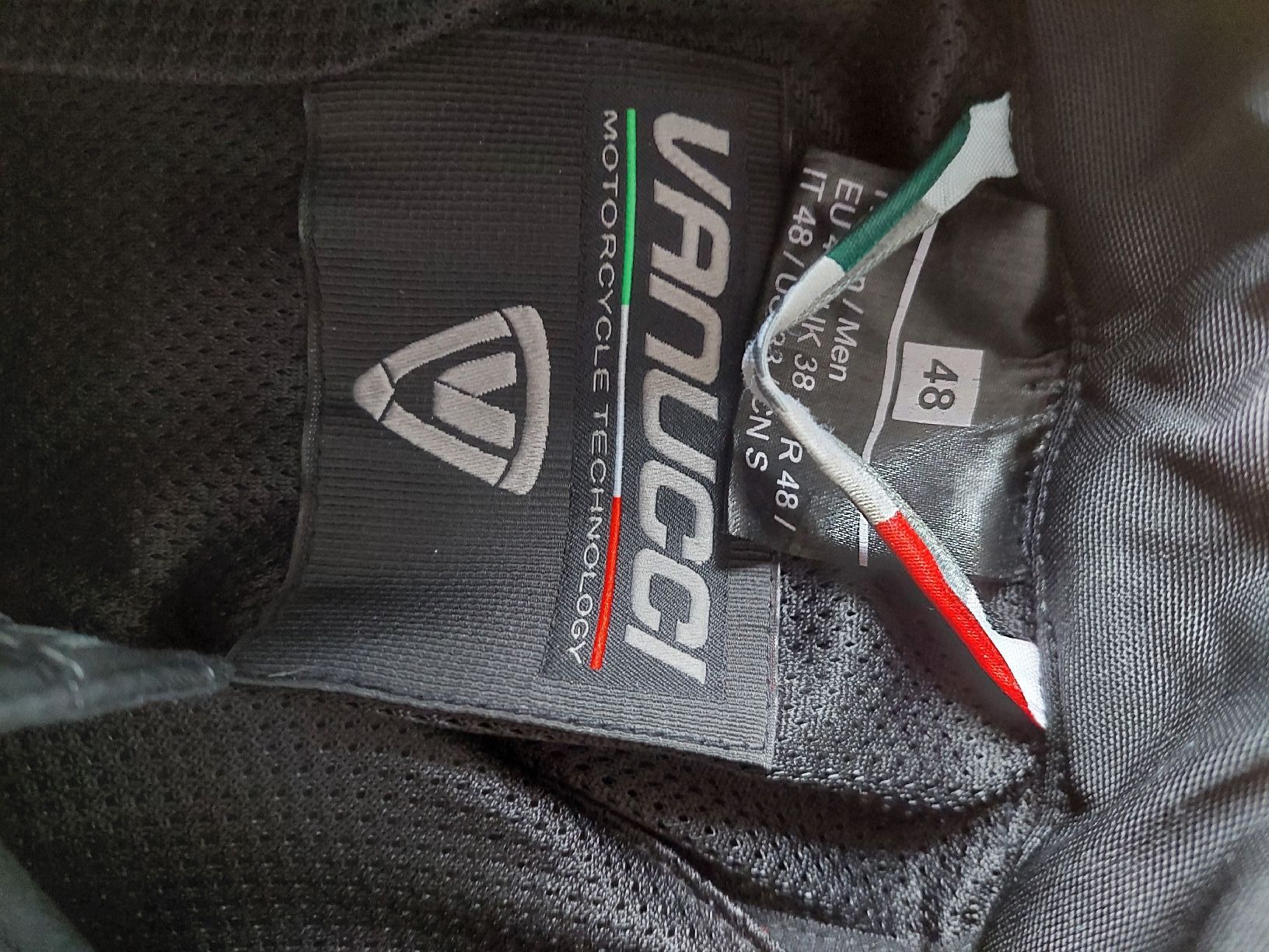 Vanucci Giacche: Vanucci Motorradjacke mit Protektor Gr. 48, Schwarz – Usato da Abtwil AG venduto da kidimagic1 7